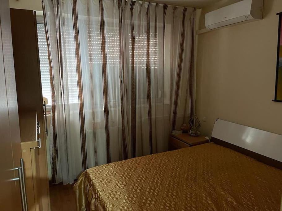 Apartament Cu Un Dormitor / One Bedroom Apartment Сату-Маре Екстер'єр фото